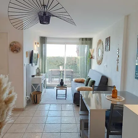 Apartment Front De Mer, Acces Direct A La - T2 - Capitelles 4 *